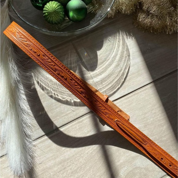 ✨🎉HP🎉✨Vintage 1970s Leather Belt - Picture 3 of 4